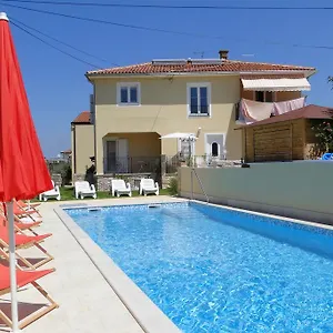 Apartment Ela, Umag